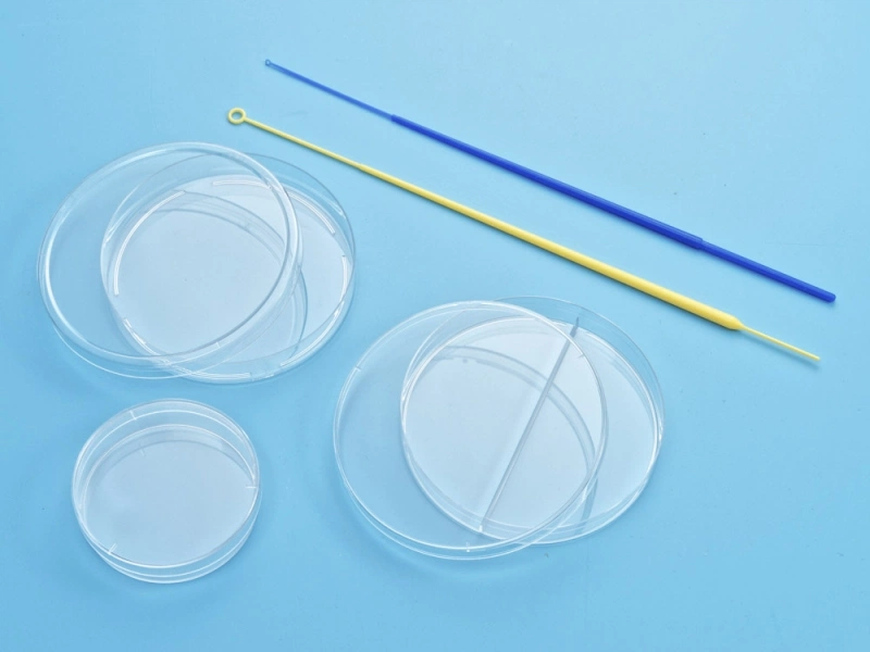 Чашки Петри и петли микробиологические